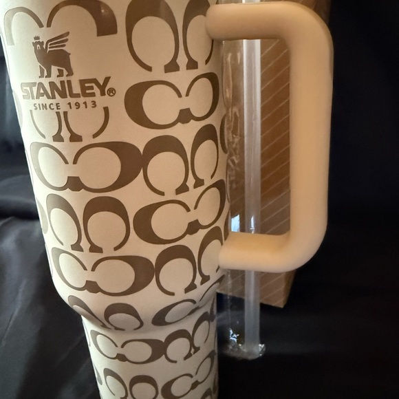 New Stanley 40oz Laser Engraved CoachCream and Gold Patterned Tumbler - Picture 4 of 7